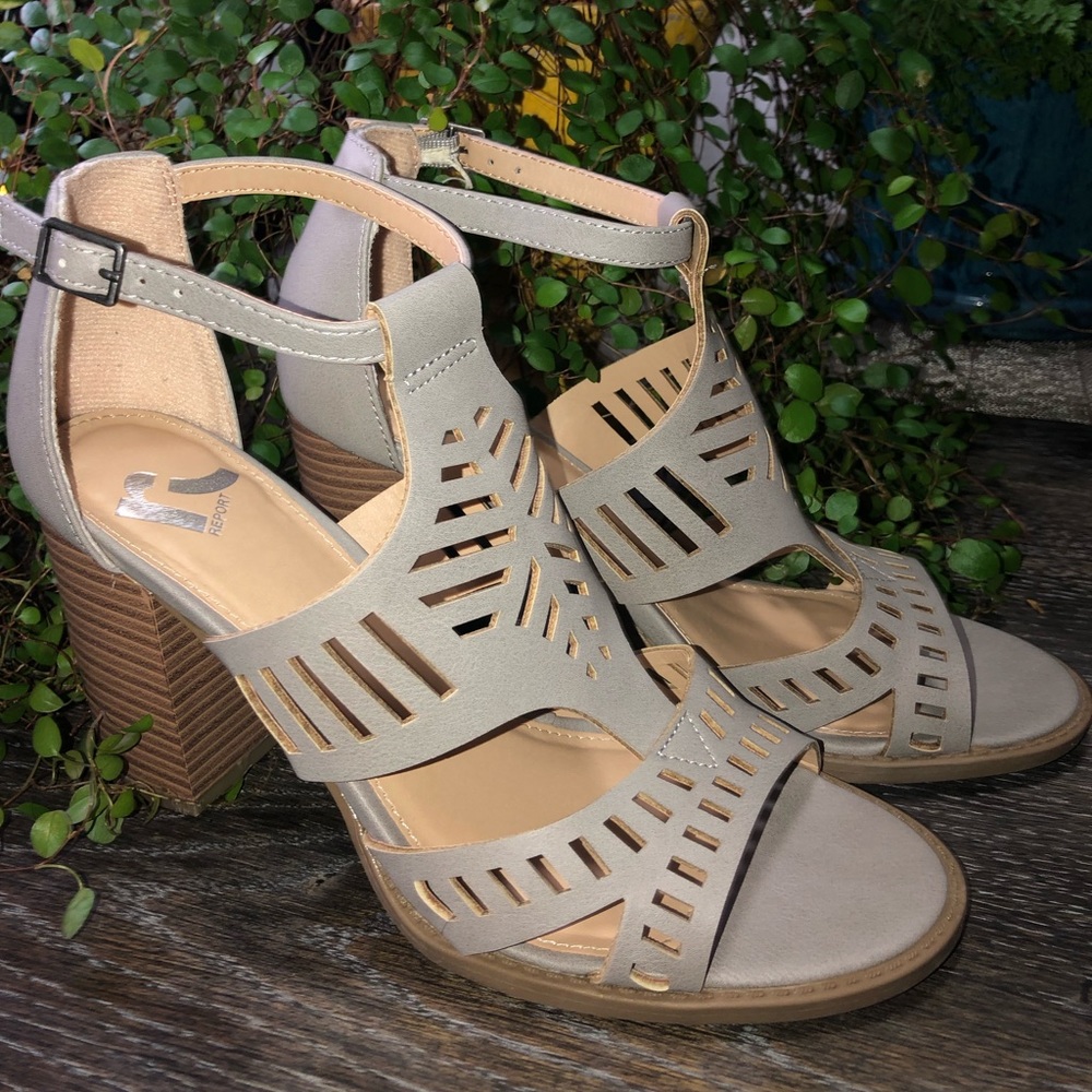 🚨SOLD Report Summer Blush heels